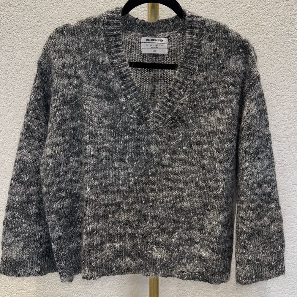 One Teaspoon Superior Knit Sweater size Medium